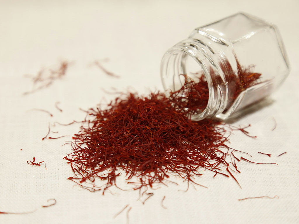 طراحی بسته بندی زعفران افغانستان